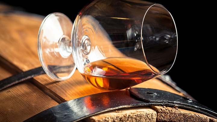 Франция не смогла договориться с Китаем об отмене пошлин на коньяк