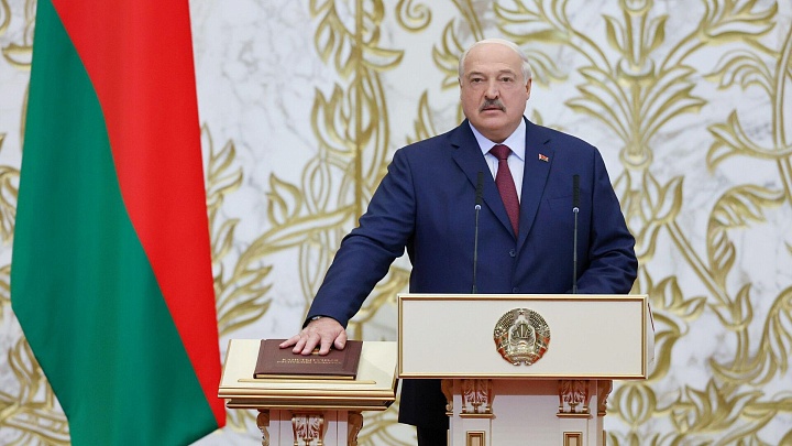 Лукашенко предложил поставить памятник корове