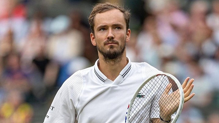 Медведев выбыл в первом круге турнира в Роттердаме